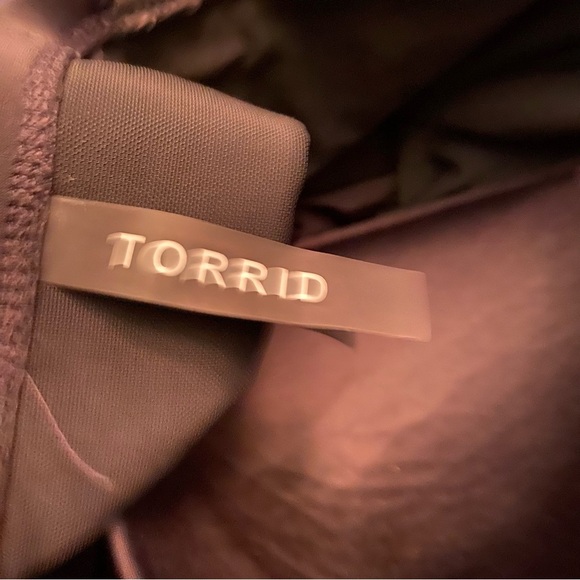 Torrid under wire peplum tankini swim suit size 1 - Picture 6 of 11